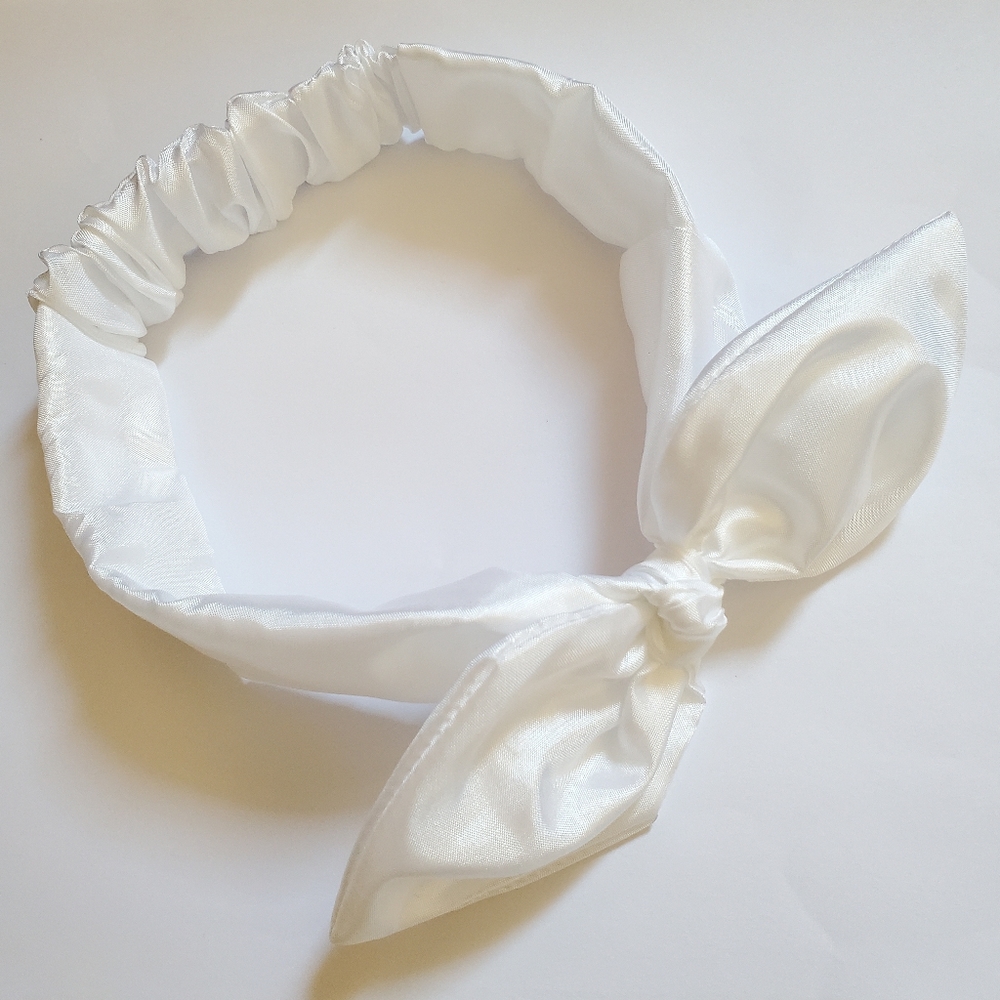 Adjustable bow headband